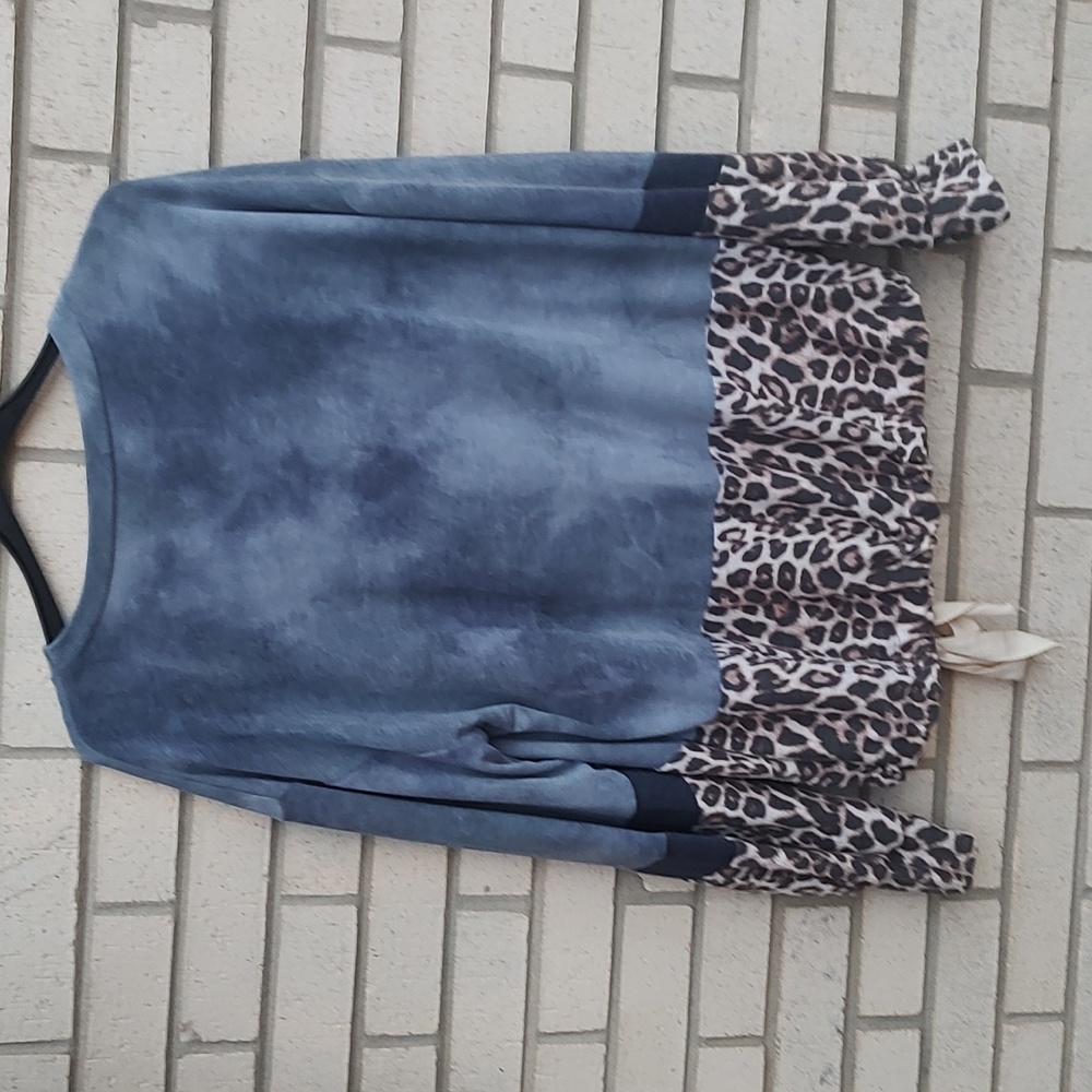 Gray/Leopard Top - Picture 6 of 8